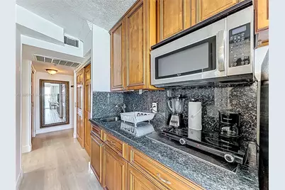 19201 Collins Ave #1010, Sunny Isles Beach, FL 33160 - Photo 11