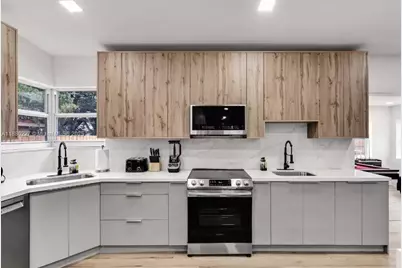 17621 NE 7th Ave, Miami, FL 33162 - Photo 17