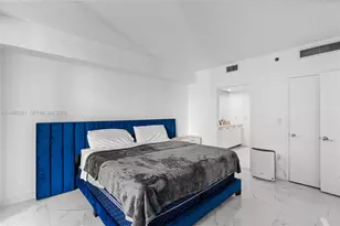 55 SE 6th St, Miami, FL 33131 - Photo 3