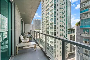 55 SE 6th St, Miami, FL 33131 - Photo 3