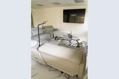 900 NE 195th St #702, Miami, FL 33179 - Photo 5