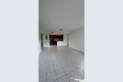 8290 Lake Dr #119, Doral, FL 33166 - Photo 3