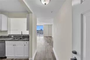 900 SW 8th St, Miami, FL 33130 - Photo 7