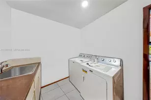 10204 SW 96th Ct, Miami, FL 33176 - Photo 35