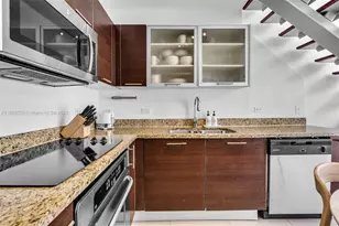 41 SE 5th St, Miami, FL 33131 - Photo 5