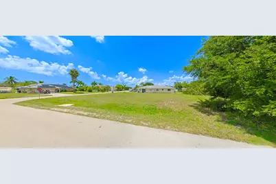941 SE 23 Place, Cape Coral, FL 33990 - Photo 5