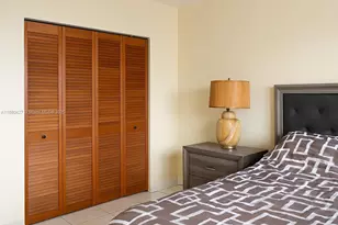 400 Kings Point Dr, Sunny Isles Beach, FL 33160 - Photo 9