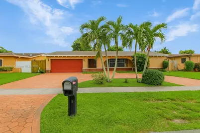 8930 NW 11th St, Pembroke Pines, FL 33024 - Photo 3
