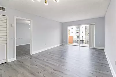 365 NE 125th St #302, North Miami, FL 33161 - Photo 5