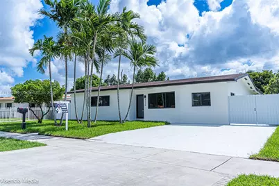 6320 NW 113th Ter, Hialeah, FL 33012 - Photo 3