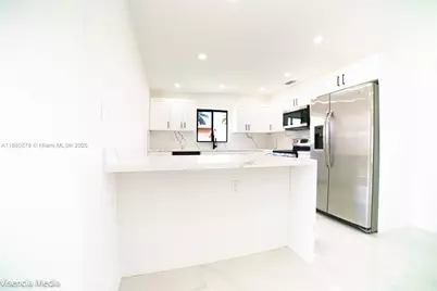 6320 NW 113th Ter, Hialeah, FL 33012 - Photo 11