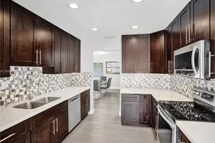 7107 NW 39th St, Coral Springs, FL 33065 - Photo 3