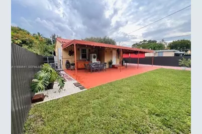 281 Lafayette Dr, Miami Springs, FL 33166 - Photo 13