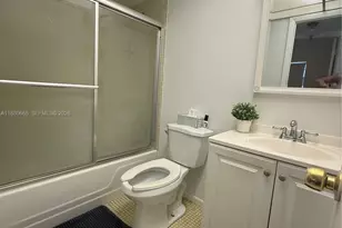 8345 Sunrise Lakes Blvd, Sunrise, FL 33322 - Photo 43