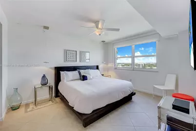 19501 W Country Club Dr #2412, Aventura, FL 33180 - Photo 11