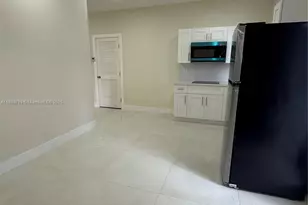 559 NW 2nd St, Florida City, FL 33034 - Photo 3