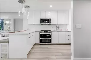 100 Lincoln Rd, Miami Beach, FL 33139 - Photo 11