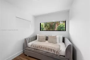 1025 Diplomat Pkwy, Hollywood, FL 33019 - Photo 23