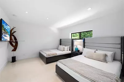 1025 Diplomat Parkway, Hollywood, FL 33019 - Photo 43