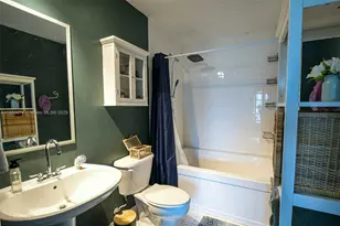 10 SW South River Dr, Miami, FL 33130 - Photo 29