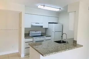 10477 NW 7th St, Pembroke Pines, FL 33026 - Photo 1