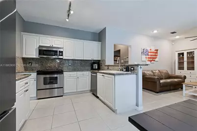 13704 S Garden Cove Cir, Davie, FL 33325 - Photo 13