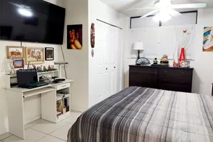 901 Colony Point Cir, Pembroke Pines, FL 33026 - Photo 27