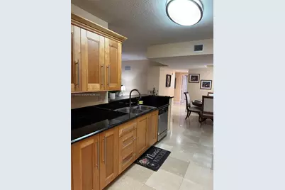 3232 SW 22nd Ter #801, Miami, FL 33145 - Photo 5