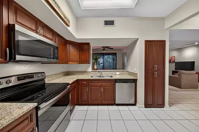 10541 NW 10th St #A-129, Plantation, FL 33322 - Photo 5