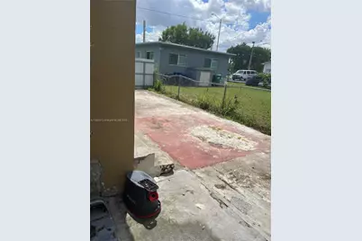 7130 NW 21st Ct, Miami, FL 33147 - Photo 7