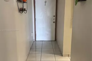 1975 W 44th Pl, Hialeah, FL 33012 - Photo 15