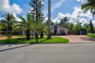 18501 SW 130th Ave, Miami, FL 33177 - Photo 3
