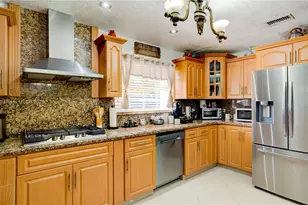 18501 SW 130th Ave, Miami, FL 33177 - Photo 13