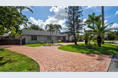 18501 SW 130th Ave, Miami, FL 33177 - Photo 1