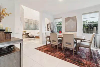 11257 NW 78th St, Doral, FL 33178 - Photo 9