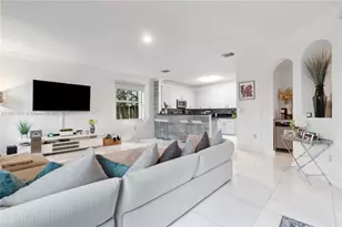 11257 NW 78th St, Doral, FL 33178 - Photo 13