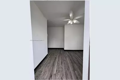 1181 NW 8th St Rd #15, Miami, FL 33136 - Photo 3