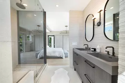 520 E Dilido Dr, Miami Beach, FL 33139 - Photo 25