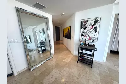 68 SE 6th St #2801, Miami, FL 33131 - Photo 5