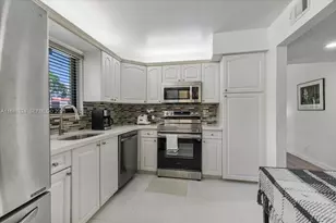 16273 Laurel Dr, Weston, FL 33326 - Photo 13