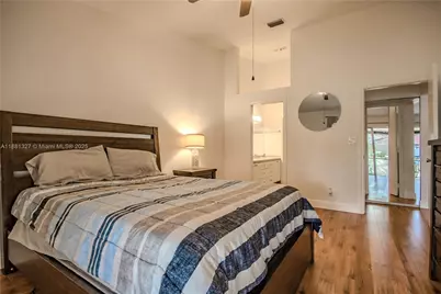 7652 S Pinewalk Dr S #139, Margate, FL 33063 - Photo 15