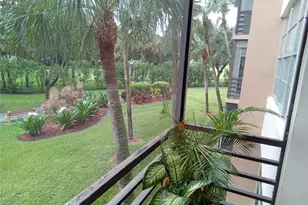 1400 St Charles Pl, Pembroke Pines, FL 33026 - Photo 29