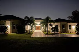 2400 SW 112th Ave, Davie, FL 33325 - Photo 3