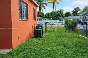 890 NW 106th St, Miami, FL 33150 - Photo 19