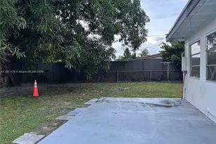 13041 NW 17th Ct, Miami, FL 33167 - Photo 23