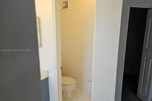 8846 W Flagler St, Miami, FL 33174 - Photo 31