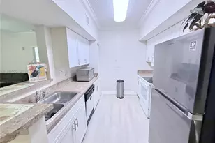 11700 SW 1st St, Pembroke Pines, FL 33025 - Photo 9