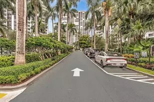 21205 Yacht Club Dr, Aventura, FL 33180 - Photo 41