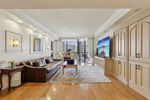 20191 E Country Club Dr, Aventura, FL 33180 - Photo 3