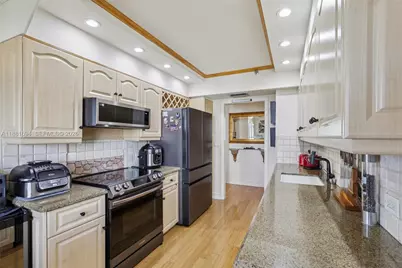 20191 E Country Club Dr #1102, Aventura, FL 33180 - Photo 7